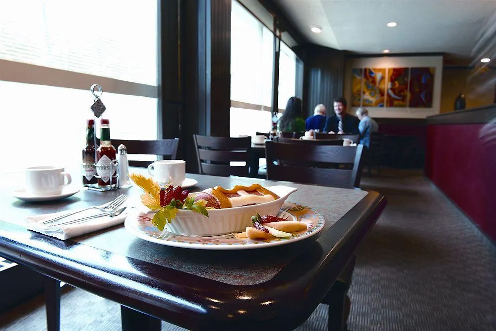 Place Louis Riel Suite Hotel Vinnipeg