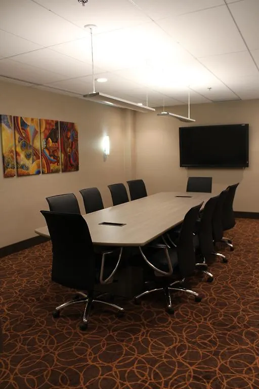 Place Louis Riel Suite Hotel Vinnipeg 3*,