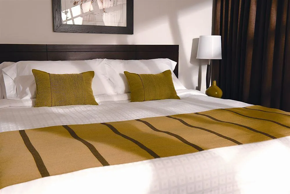 Place Louis Riel Suite Hotel Vinnipeg