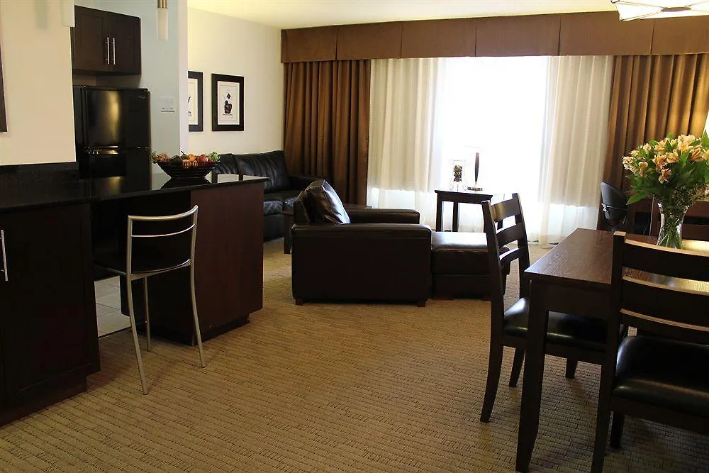 Place Louis Riel Suite Hotel Vinnipeg 3*,