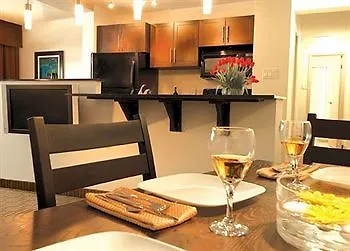 Place Louis Riel Suite Hotel Vinnipeg