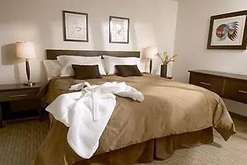 Place Louis Riel Suite Hotel Vinnipeg