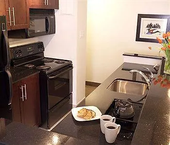 Place Louis Riel Suite Hotel Vinnipeg